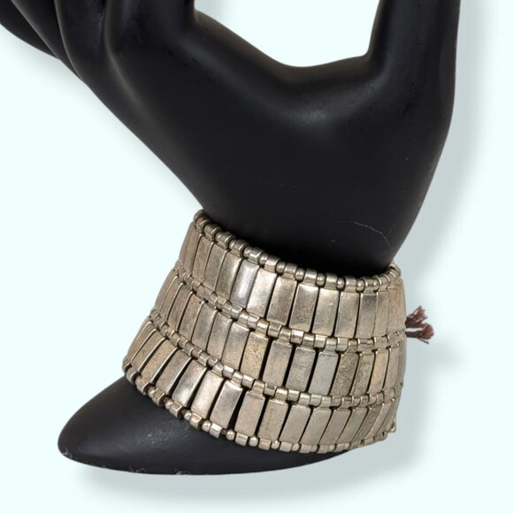 (2/$20) Gold Tone Wide-Linked Bracelet - Picture 1 of 6